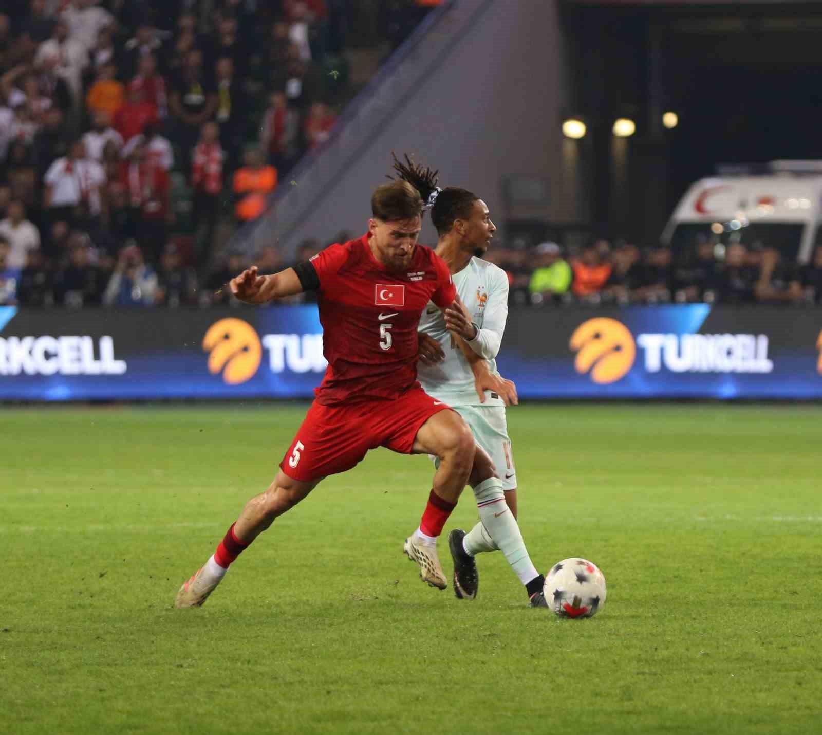 UEFA Uluslar Ligi: Türkiye: 0 - Fransa: 0 (İlk yarı)