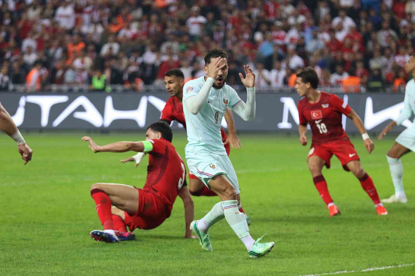 UEFA Uluslar Ligi: Türkiye: 0 - Fransa: 0 (İlk yarı)