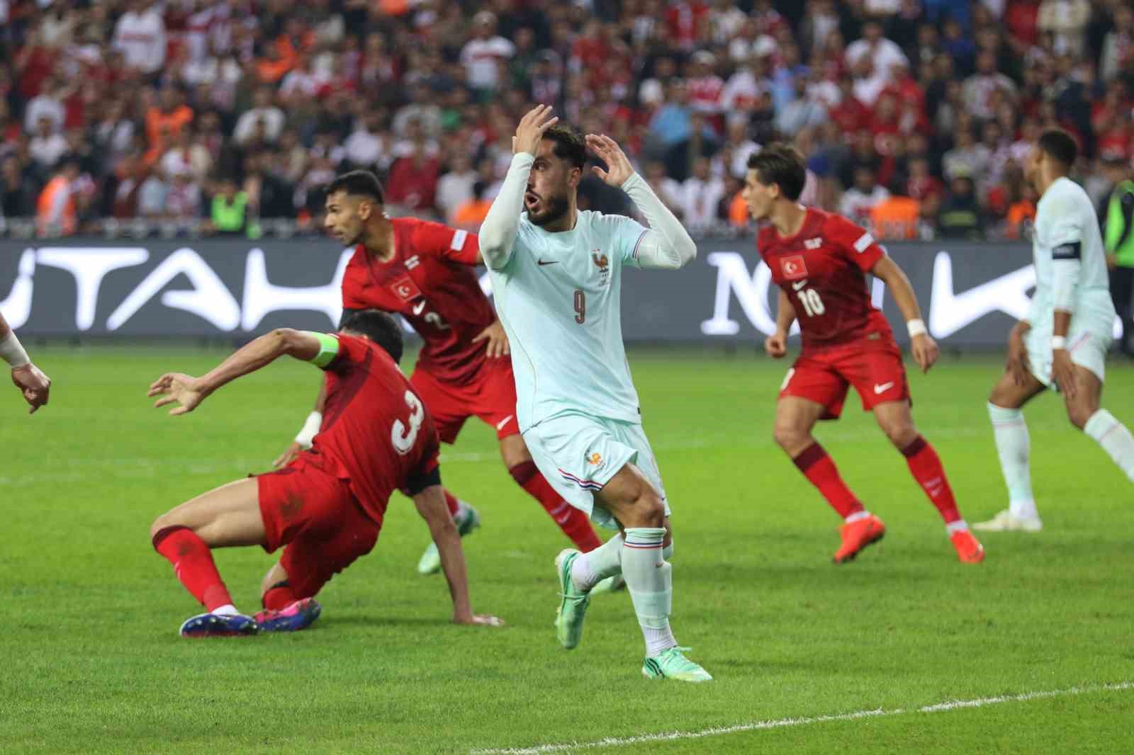 UEFA Uluslar Ligi: Türkiye: 0 - Fransa: 0 (İlk yarı)