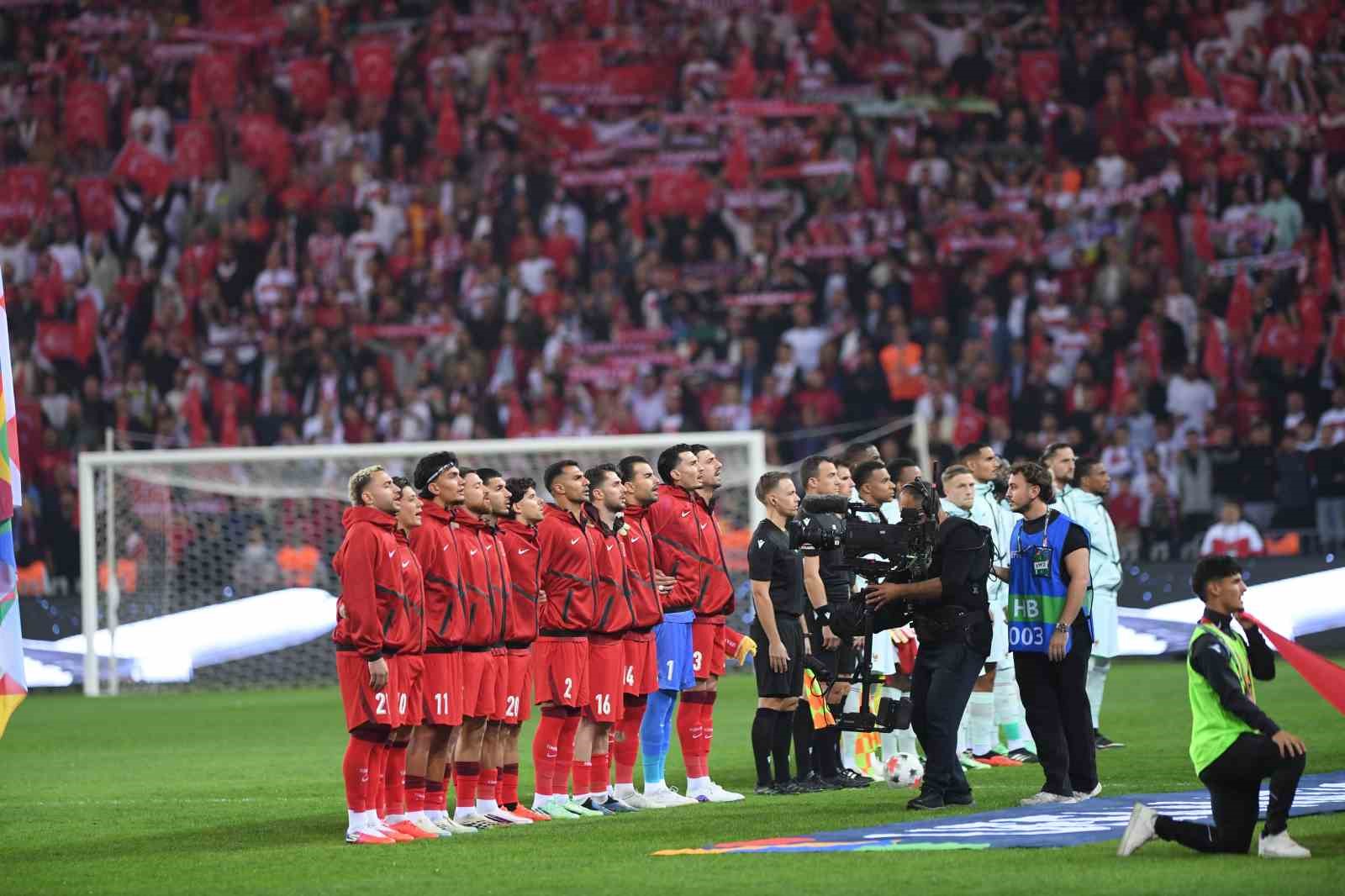 UEFA Uluslar Ligi: Türkiye: 0 - Fransa: 0 (İlk yarı)