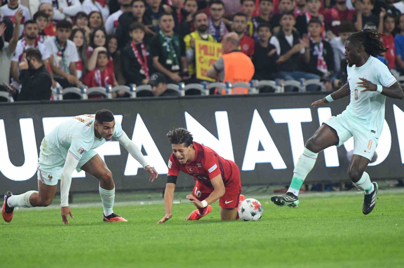 UEFA Uluslar Ligi: Türkiye: 0 - Fransa: 0 (İlk yarı)