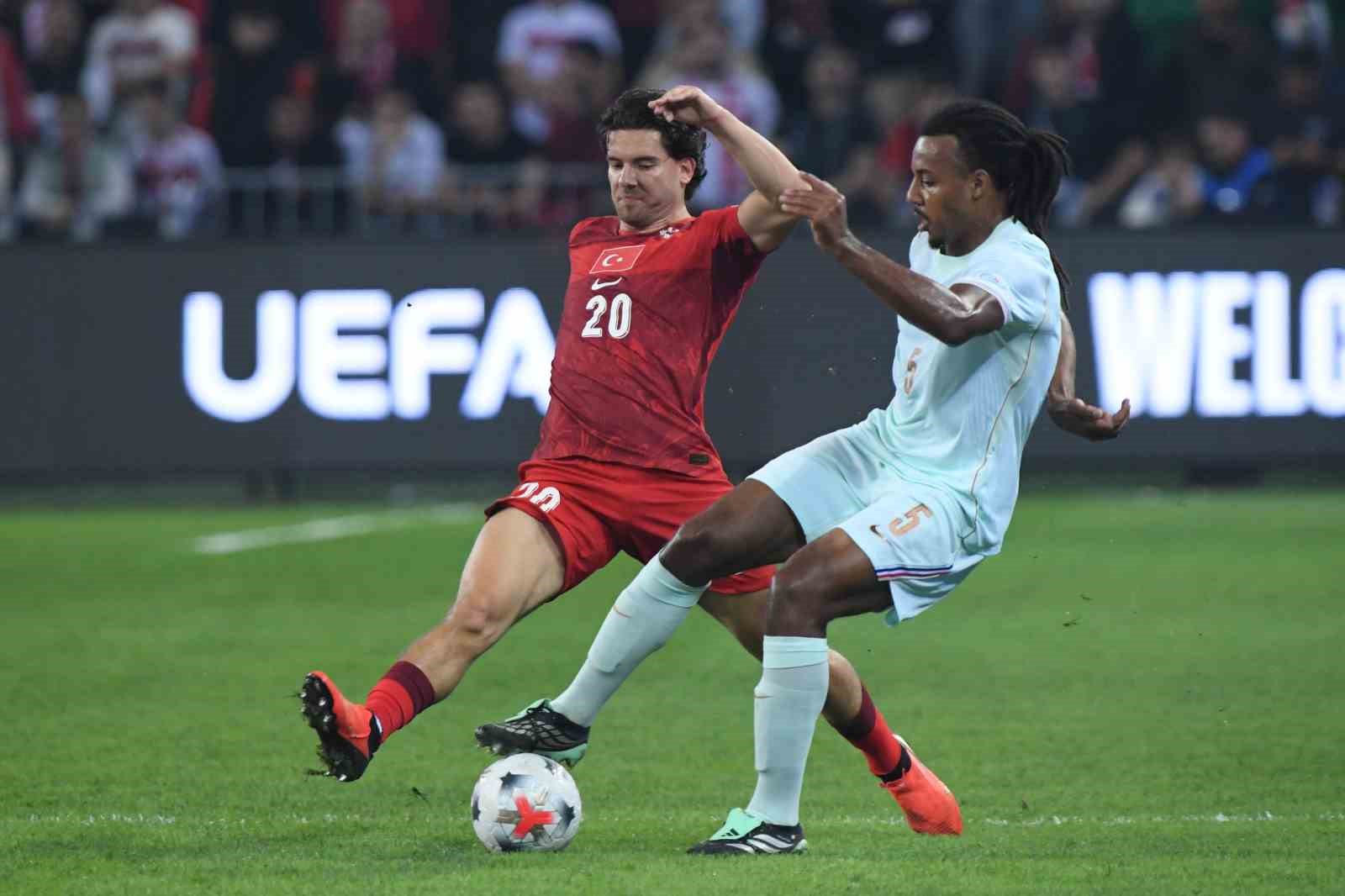 UEFA Uluslar Ligi: Türkiye: 0 - Fransa: 0 (İlk yarı)