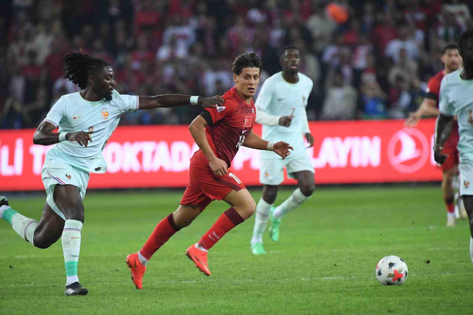 UEFA Uluslar Ligi: Türkiye: 0 - Fransa: 0 (İlk yarı)