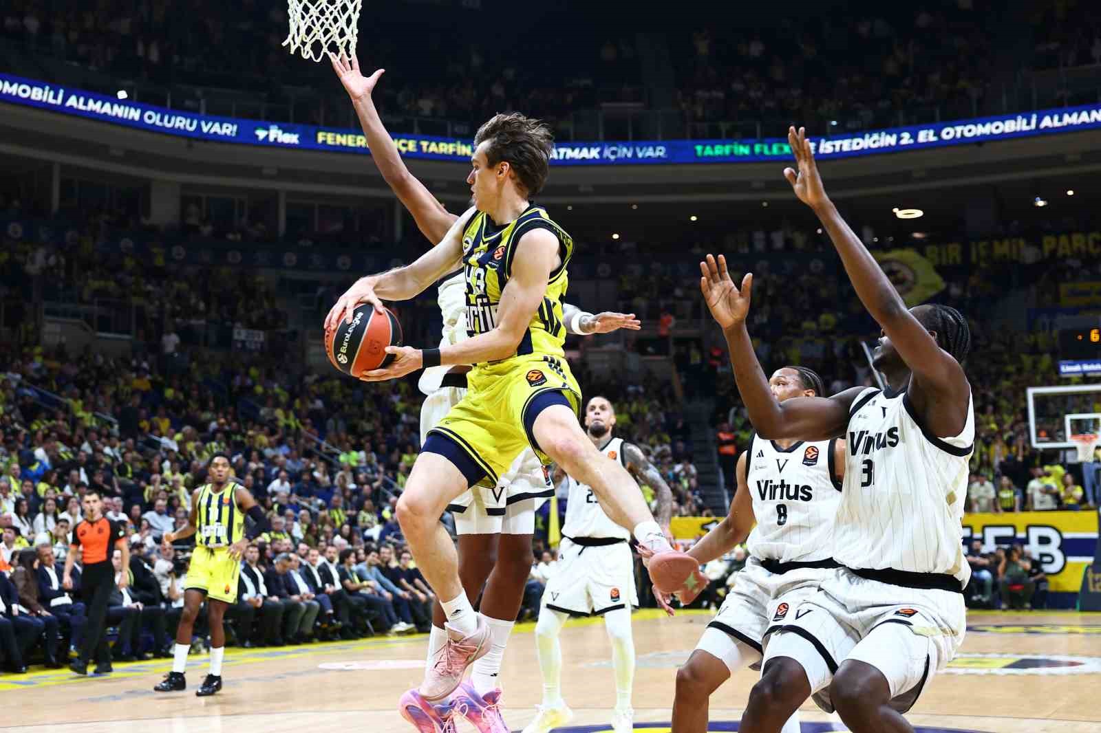 Fenerbahçe, Euroleague’e galibiyetle başladı