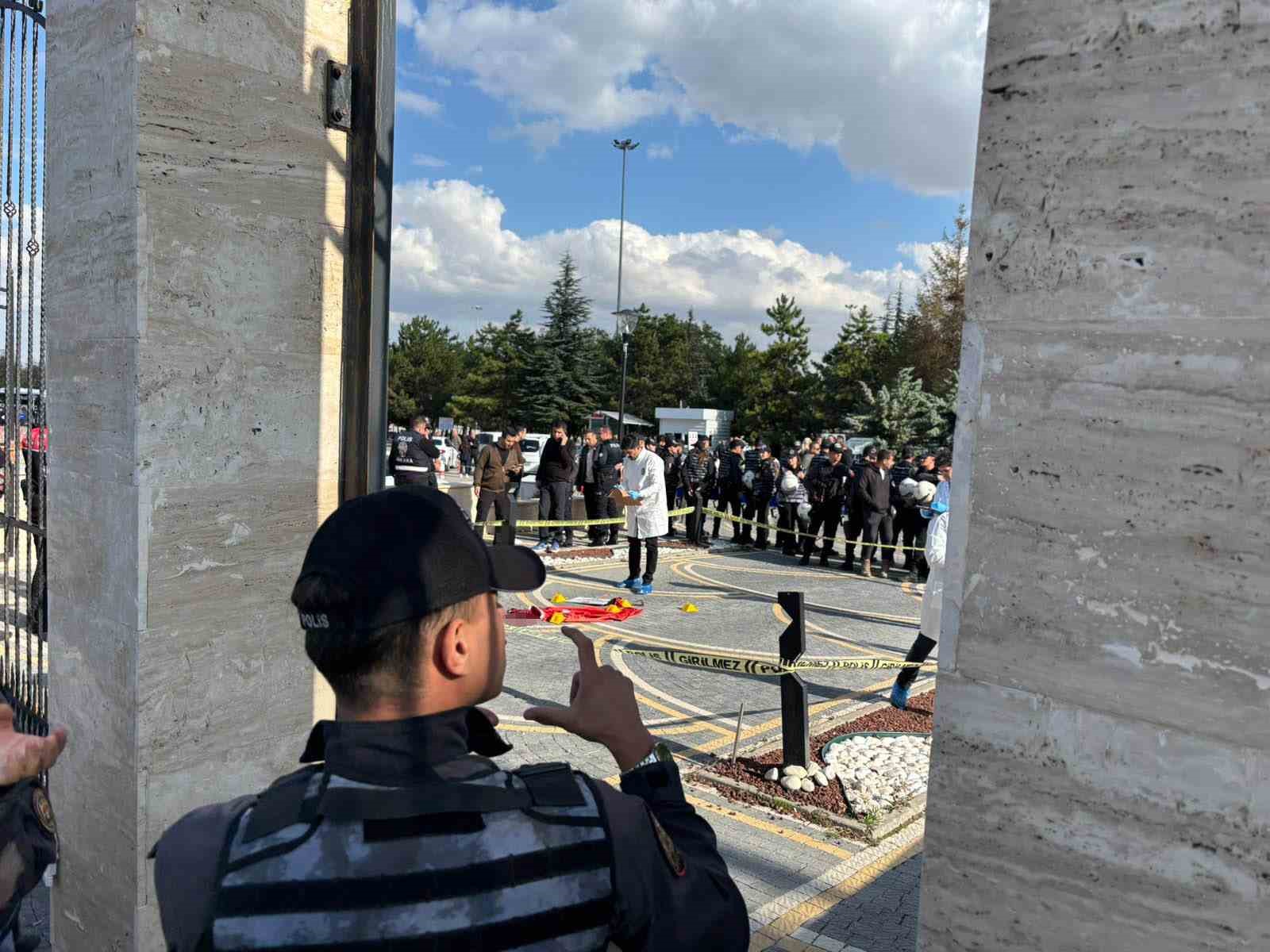 Anayasa Mahkemesi önündeki eylemde kendini vurdu
