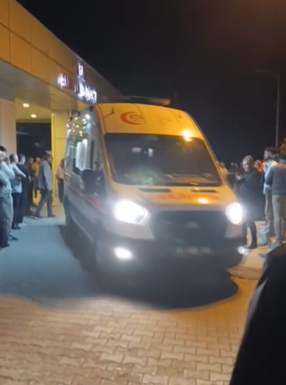 Erciş’te takla atan otomobilin sürücüsü ağır yaralandı