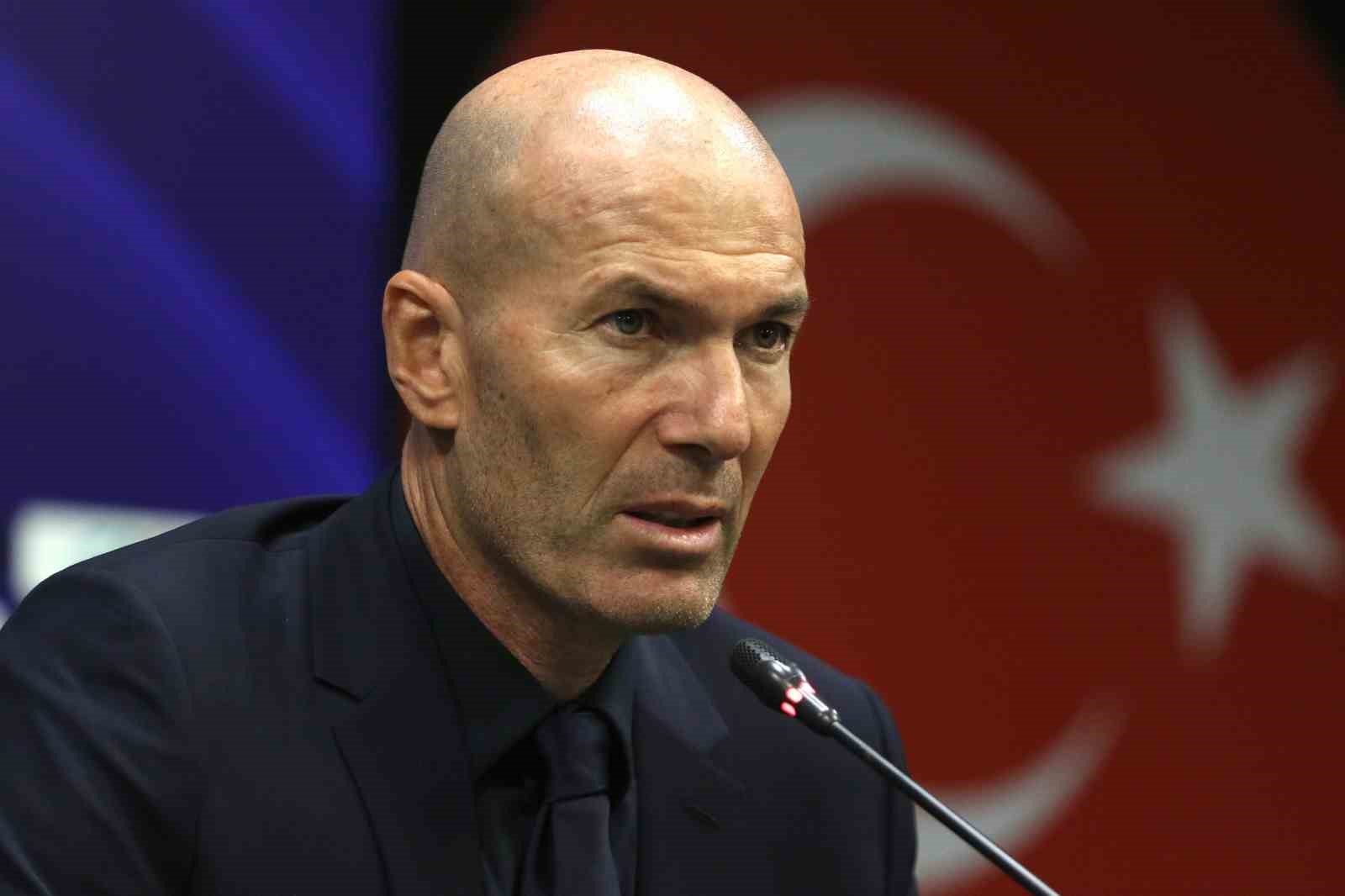 Zinedine Zidane: "Mbappe kamptan ayrılmak zorunda kaldı"