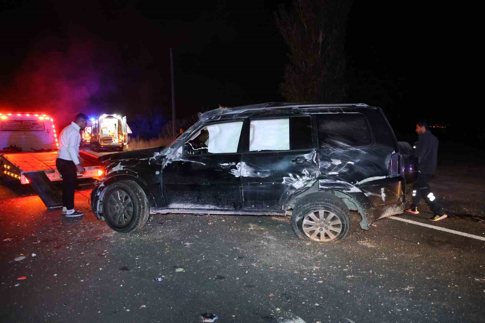 Nevşehir’de bir genç izinsiz aldığı araçla kaza yaptı: 2 yaralı