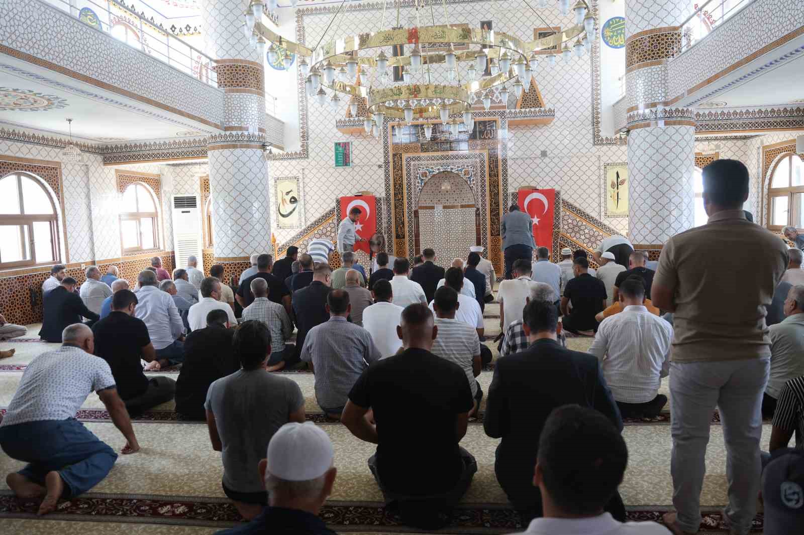 Asrın felaketinin ardından Hatay’da inşa edilen 135’inci cami ibadete açıldı