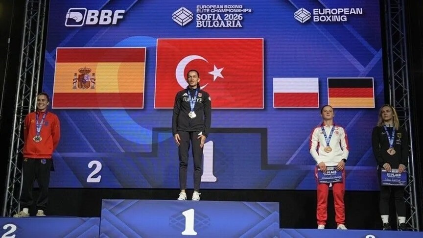 Bakan Bak’tan milli boksörlere tebrik mesajı