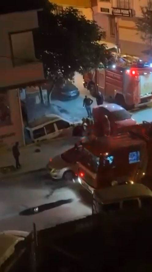 Esenyurt’ta haraç vermeyince oto galeriyi kundakladılar