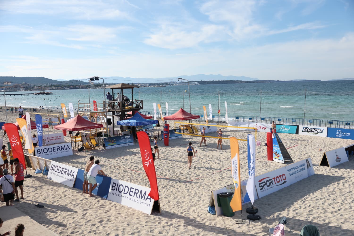 Çeşme’de Uluslararası Grand Slam Plaj Voleybolu heyecanı başladı