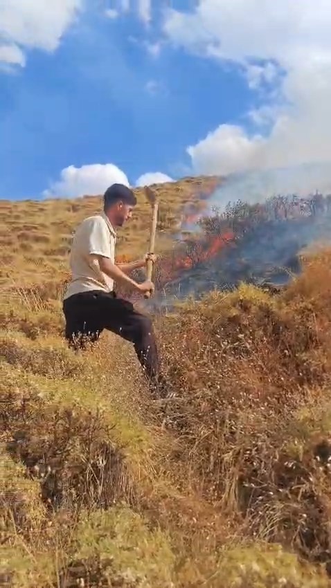 Akdağ’da yangın: Müdahale sürüyor