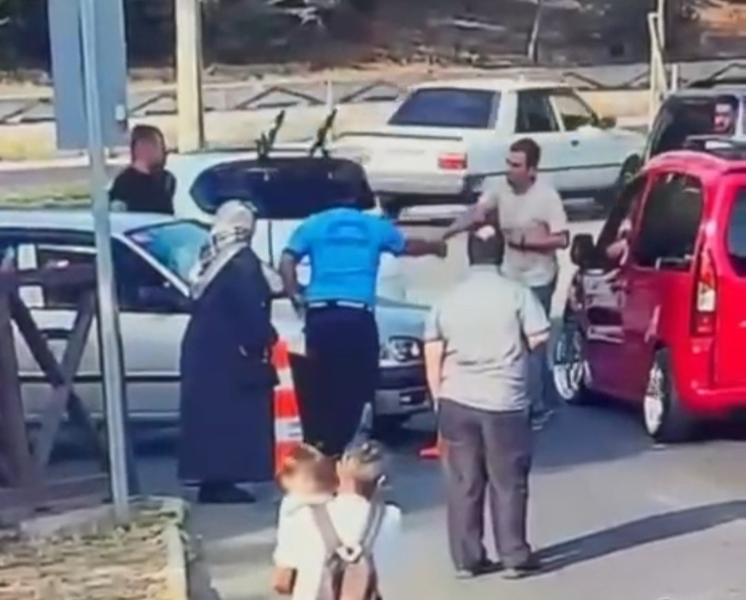 Zabıta ekiplerinin ilk yardım müdahalesi hayat kurtardı: O anlar saniye saniye kameraya yansıdı
