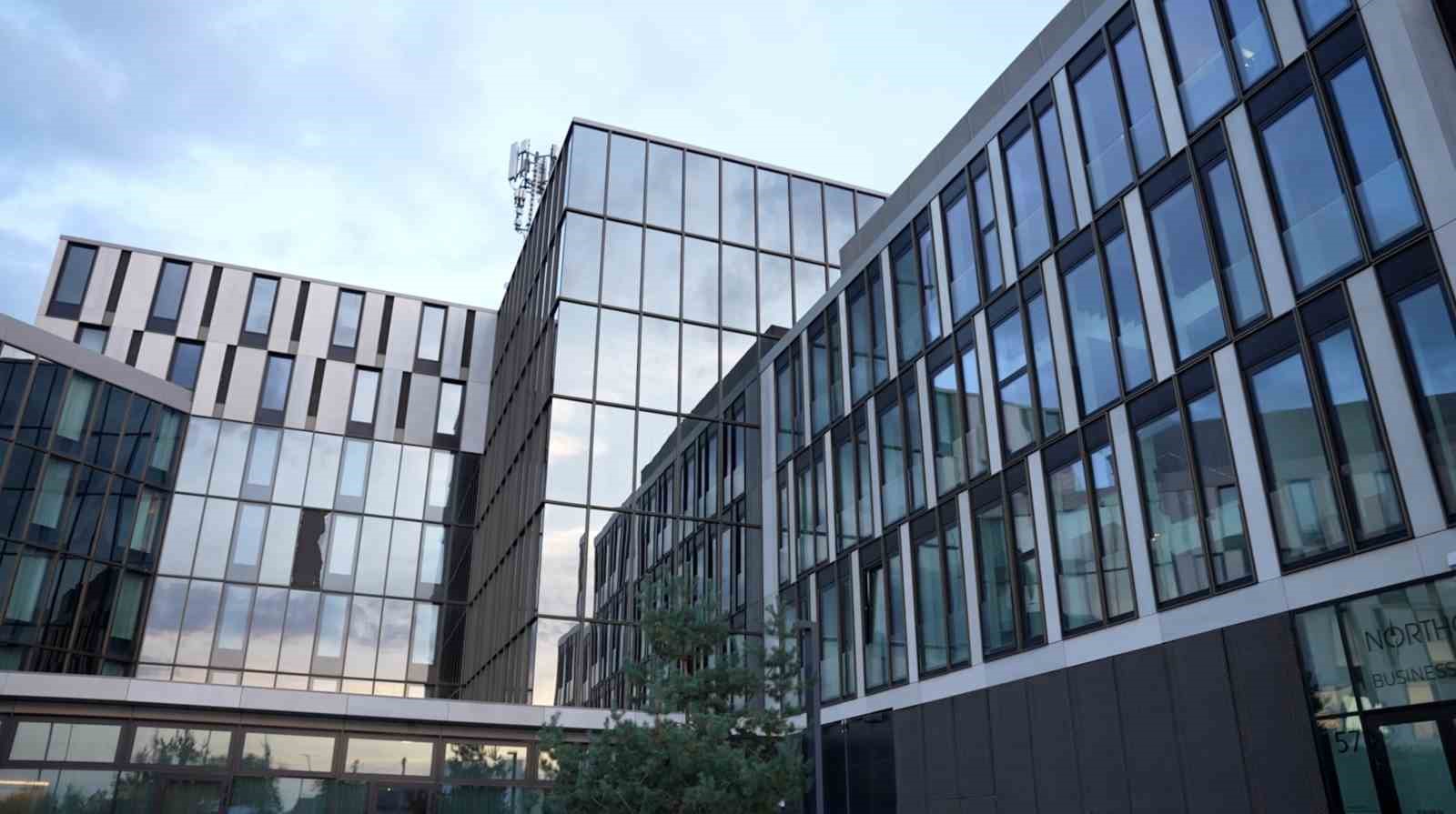 Tera Yatırım Holding Başkanı Tezmen’in Düsseldorf’taki emlak projesi ve oteli görüntülendi