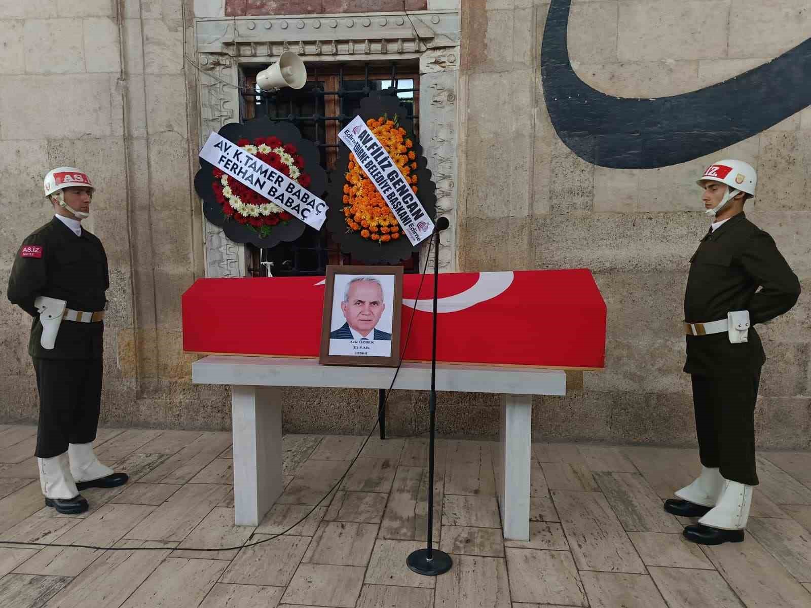 Edirne’de Kıbrıs Gazisi Özbek, askeri törenle uğurlandı