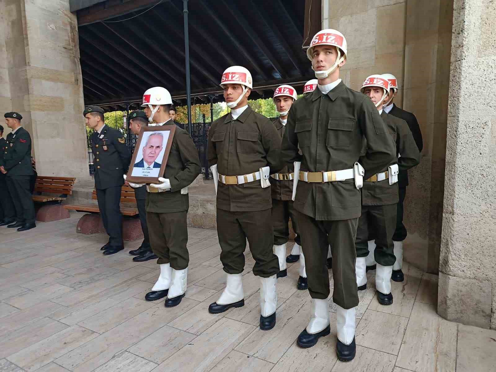 Edirne’de Kıbrıs Gazisi Özbek, askeri törenle uğurlandı