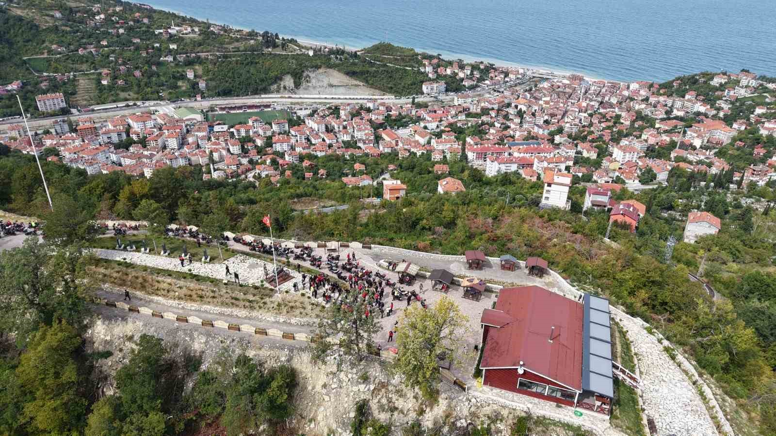 Motosiklet tutkunlarından "İstiklal" sürüşü