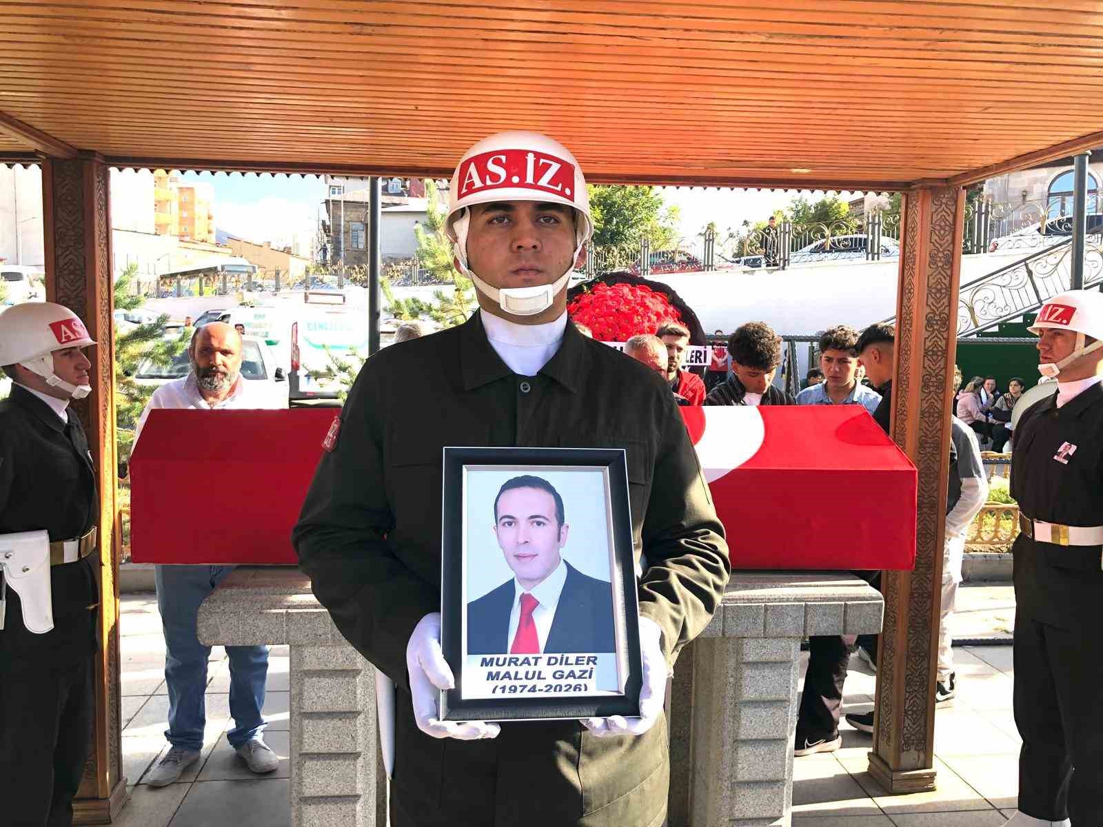 Erzurum’da çifte acı: Genç akademisyen ve kahraman gazi son yolculuğuna uğurlandı