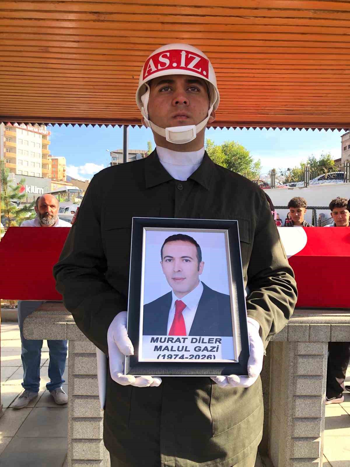 Erzurum’da çifte acı: Genç akademisyen ve kahraman gazi son yolculuğuna uğurlandı