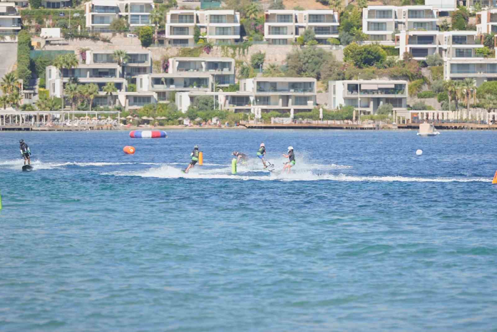Bodrum’da deniz üzerinde hız ve adrenalin yarışı