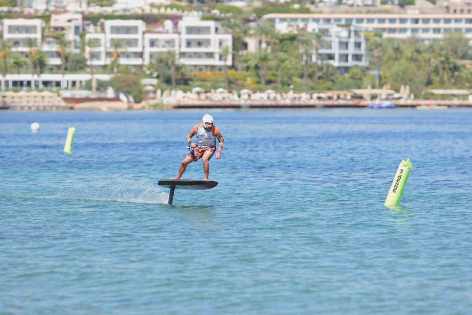 Bodrum’da deniz üzerinde hız ve adrenalin yarışı