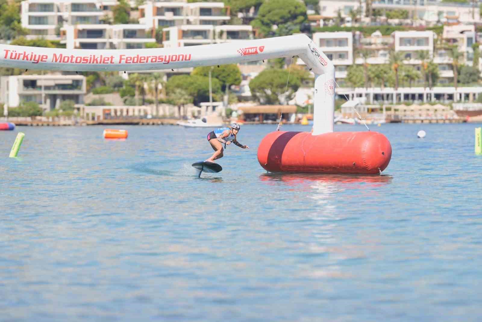 Bodrum’da deniz üzerinde hız ve adrenalin yarışı