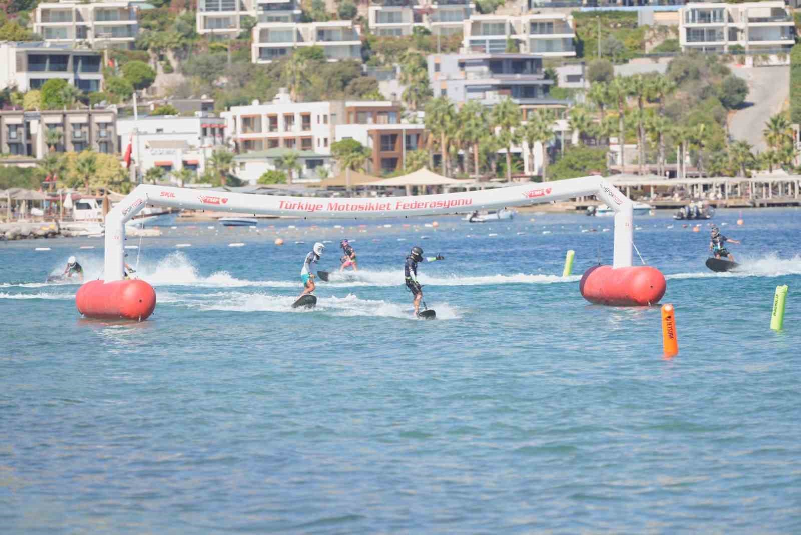 Bodrum’da deniz üzerinde hız ve adrenalin yarışı