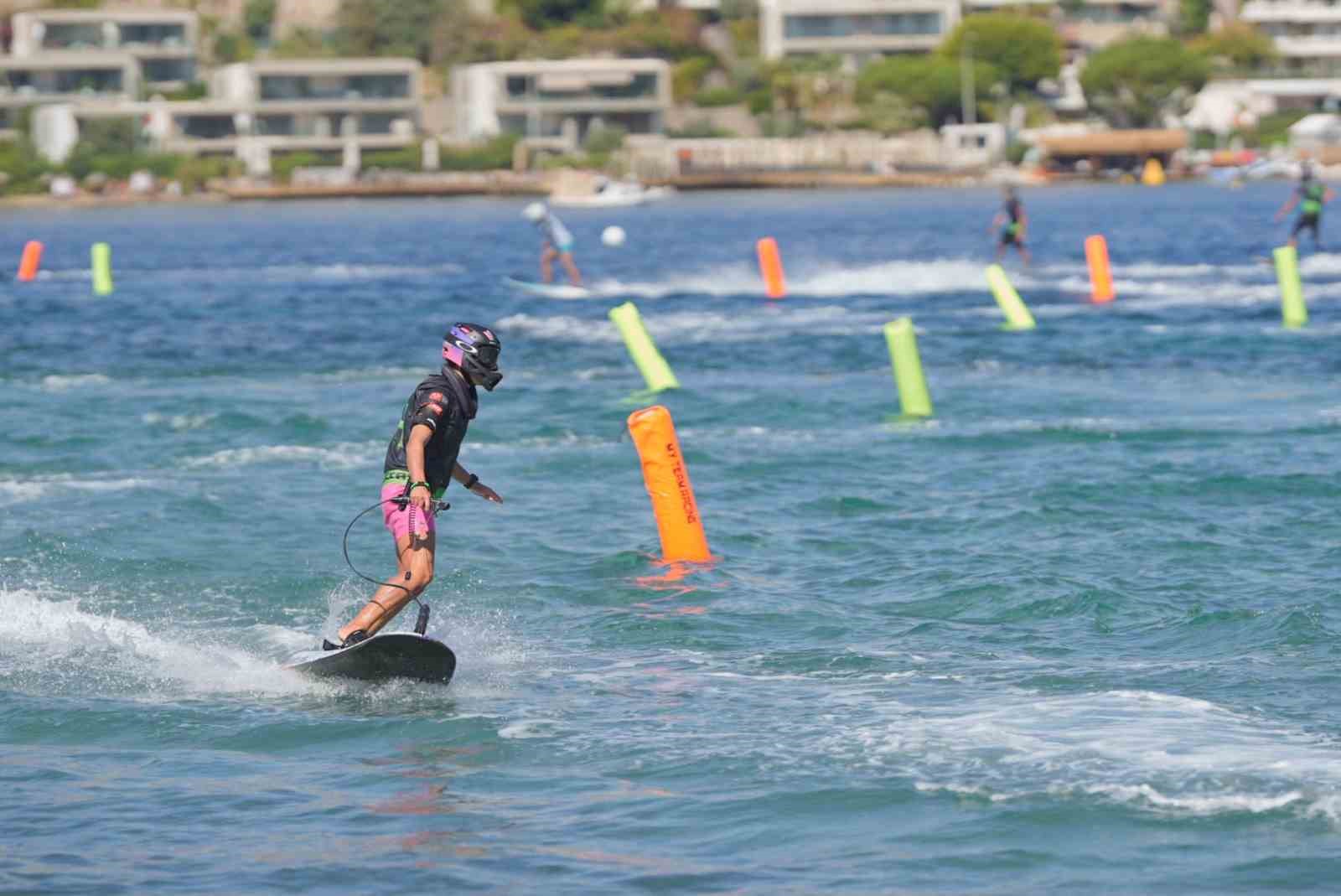 Bodrum’da deniz üzerinde hız ve adrenalin yarışı