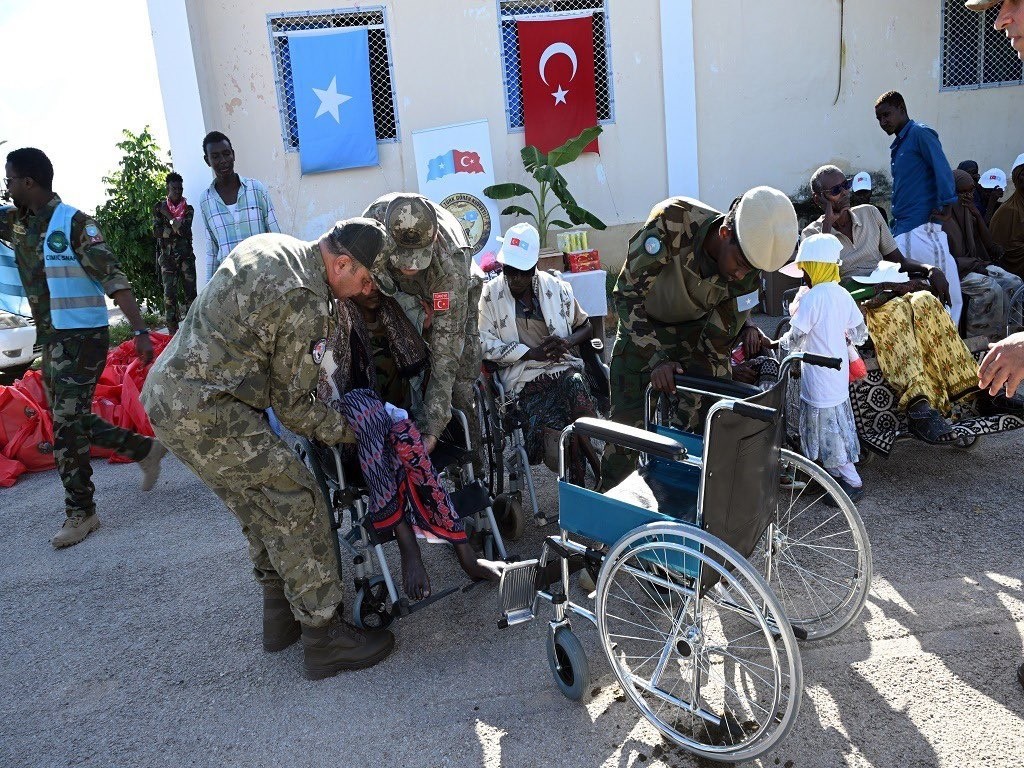 MSB, Somali’de ihtiyaç sahibi gazi ve ailelerine destek oldu