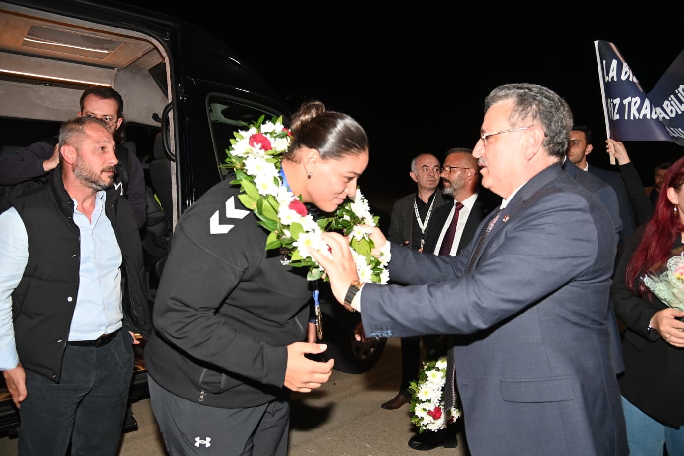 Avrupa Şampiyonu boksör Havvanur Kethüda’ya memleketi Trabzon’da coşkulu karşılama