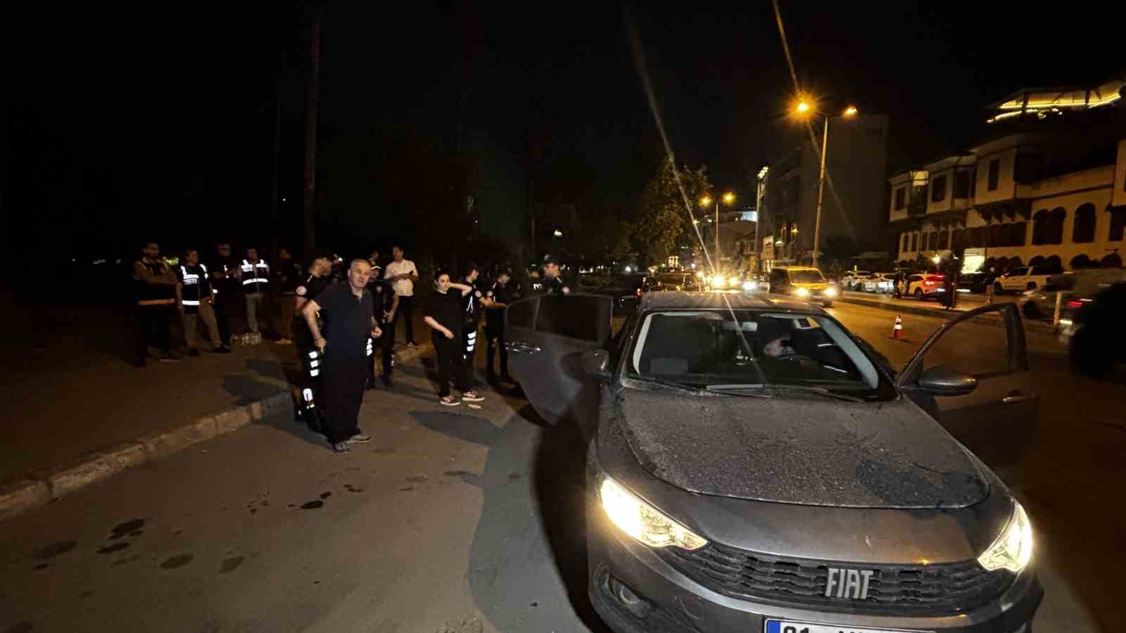 Adana’da "Huzur ve Güven" uygulaması: 64 aranan şahıs yakalandı, 191 araca 1 milyon 139 bin TL ceza