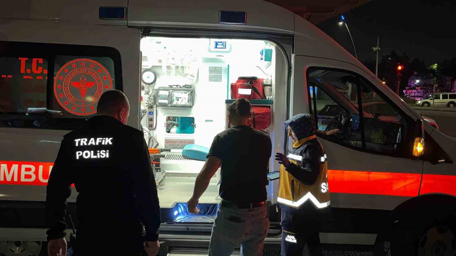 ‘Dur’ ihtarına uymayarak gözden kaybolan sürücü kaza yapmış halde yakalandı: 2 yaralı