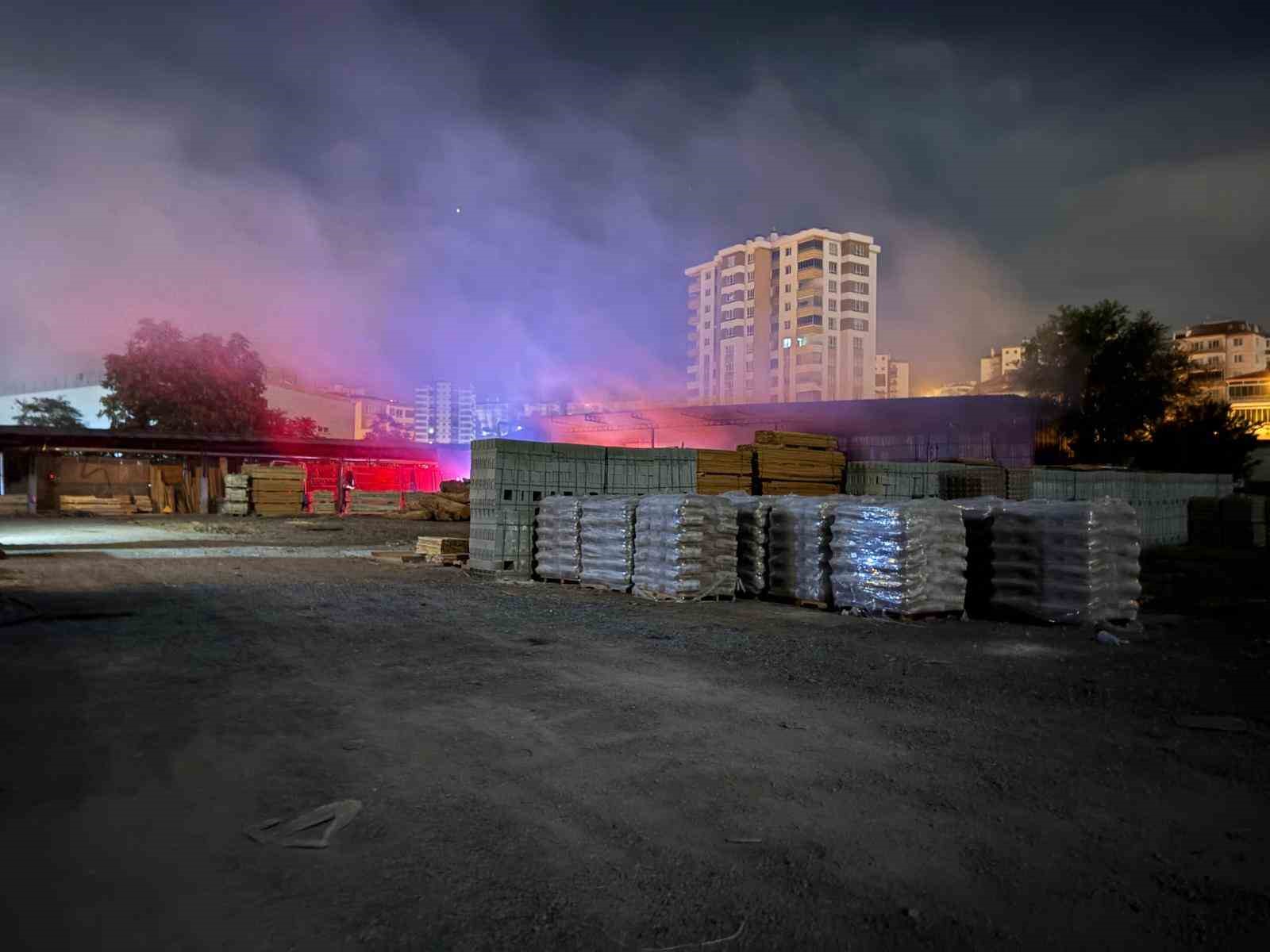 Kayseri’de talaş briketleme makinasında çıkan yangın büyümeden söndürüldü