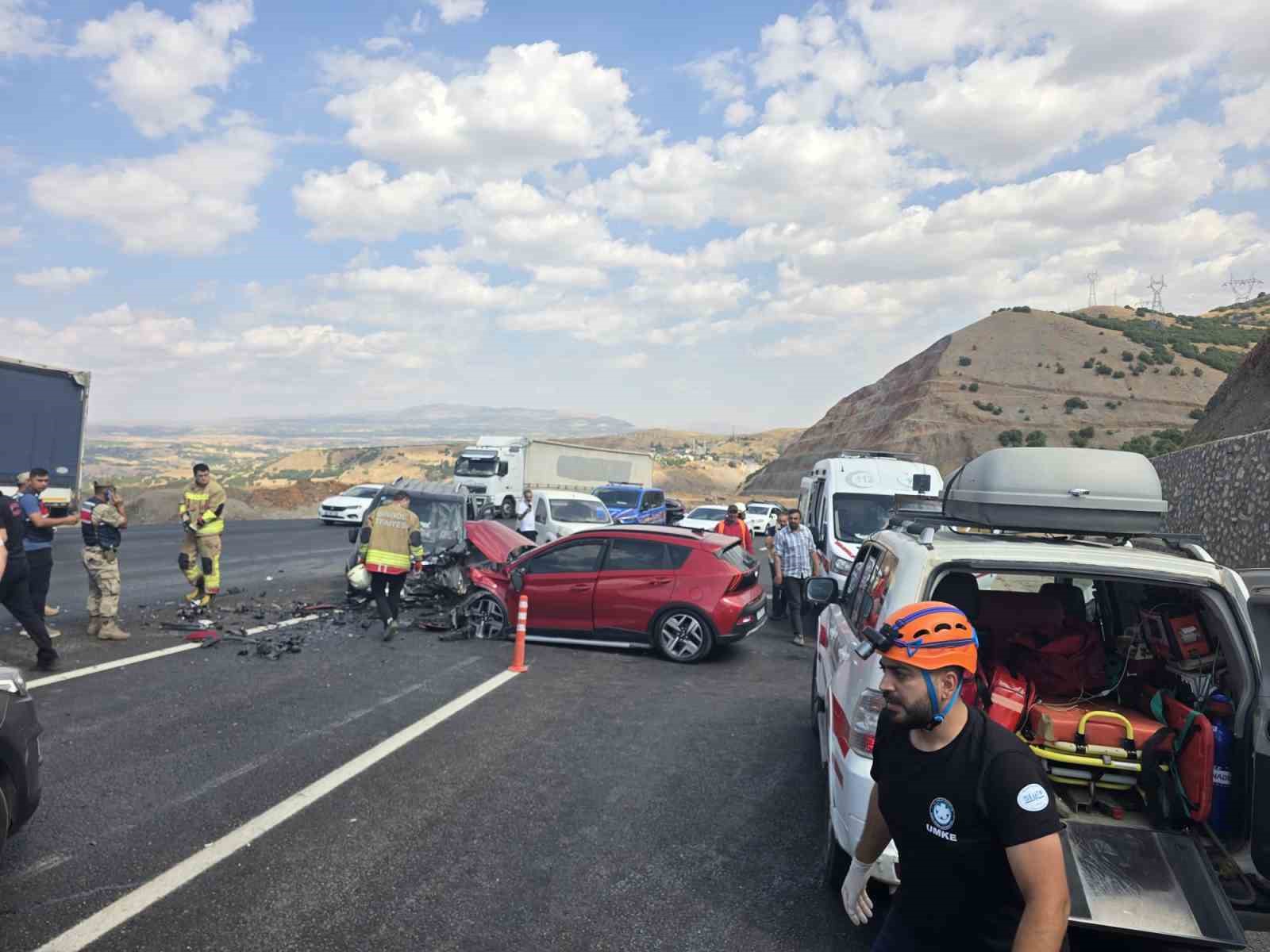 Bingöl’de trafik kazası: 6 yaralı