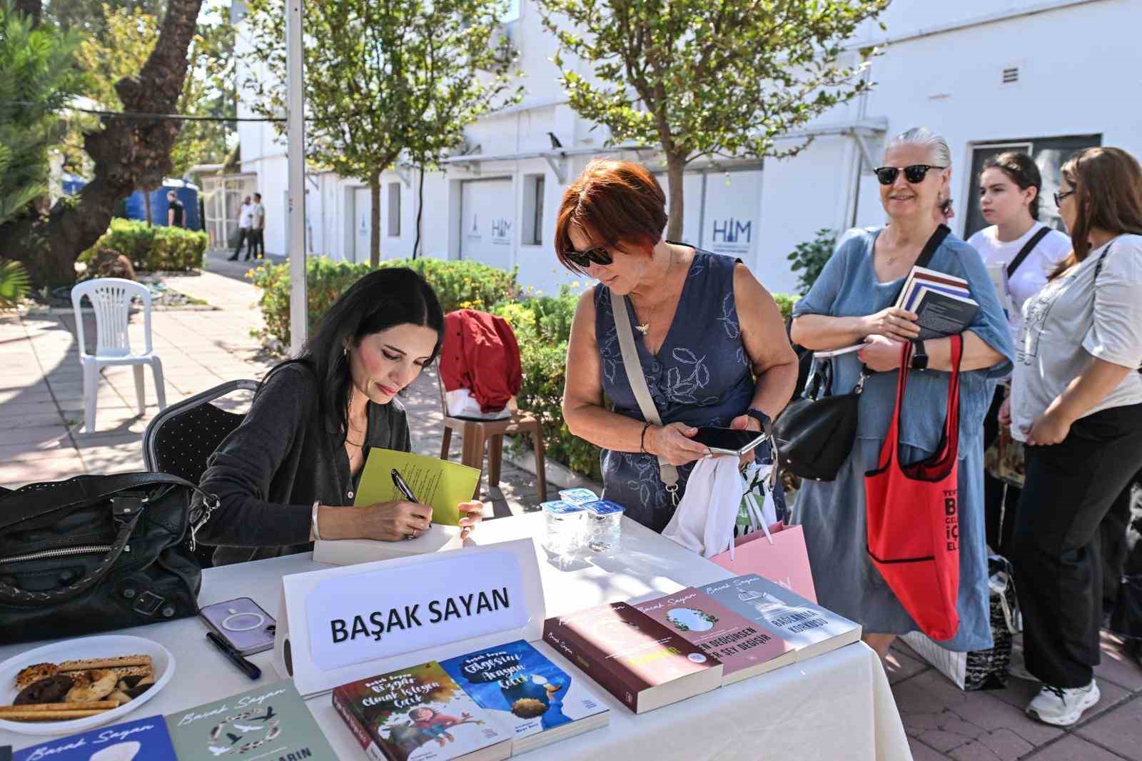 Kültürpark’ta kitap ve yazar buluşmaları sürüyor