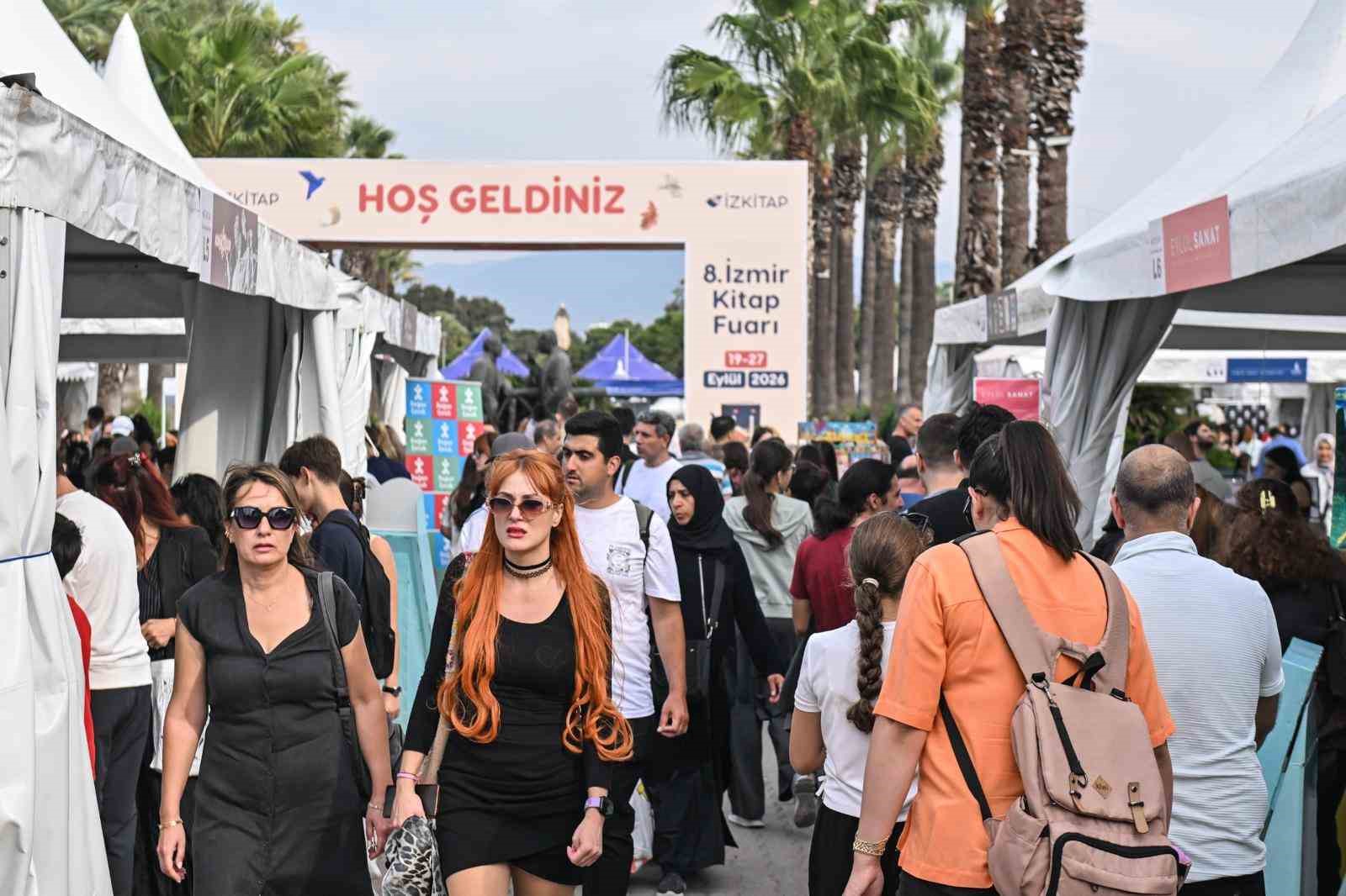 Kültürpark’ta kitap ve yazar buluşmaları sürüyor