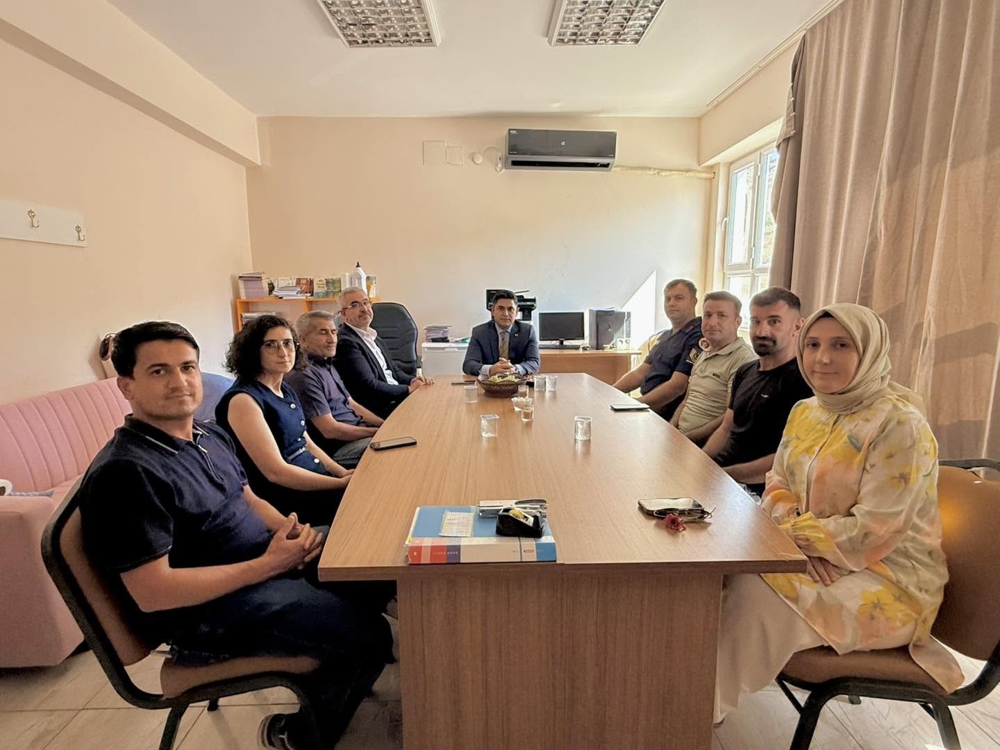 Kaymakam Bağış öğrencilerle bir araya geldi