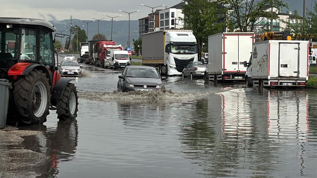 Bolu’da kuvvetli sağanak ve gök gürültülü sağanak uyarısı