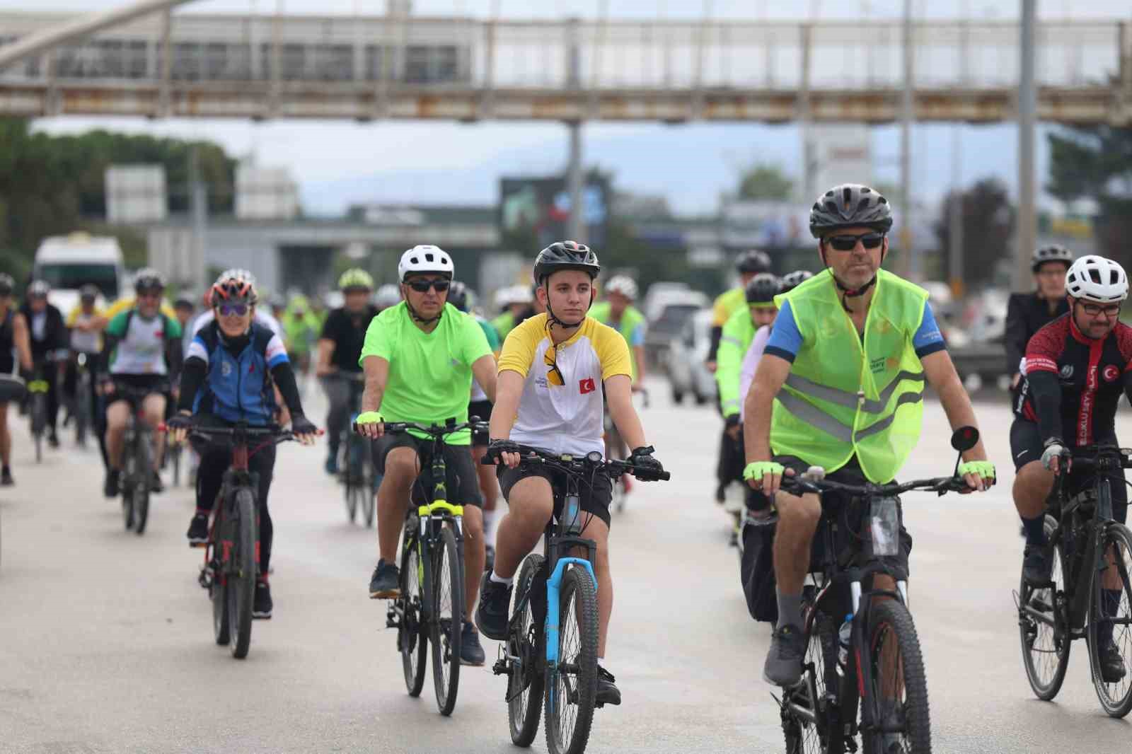 Başkan Erkan Aydın, farkındalık için pedal çevirdi