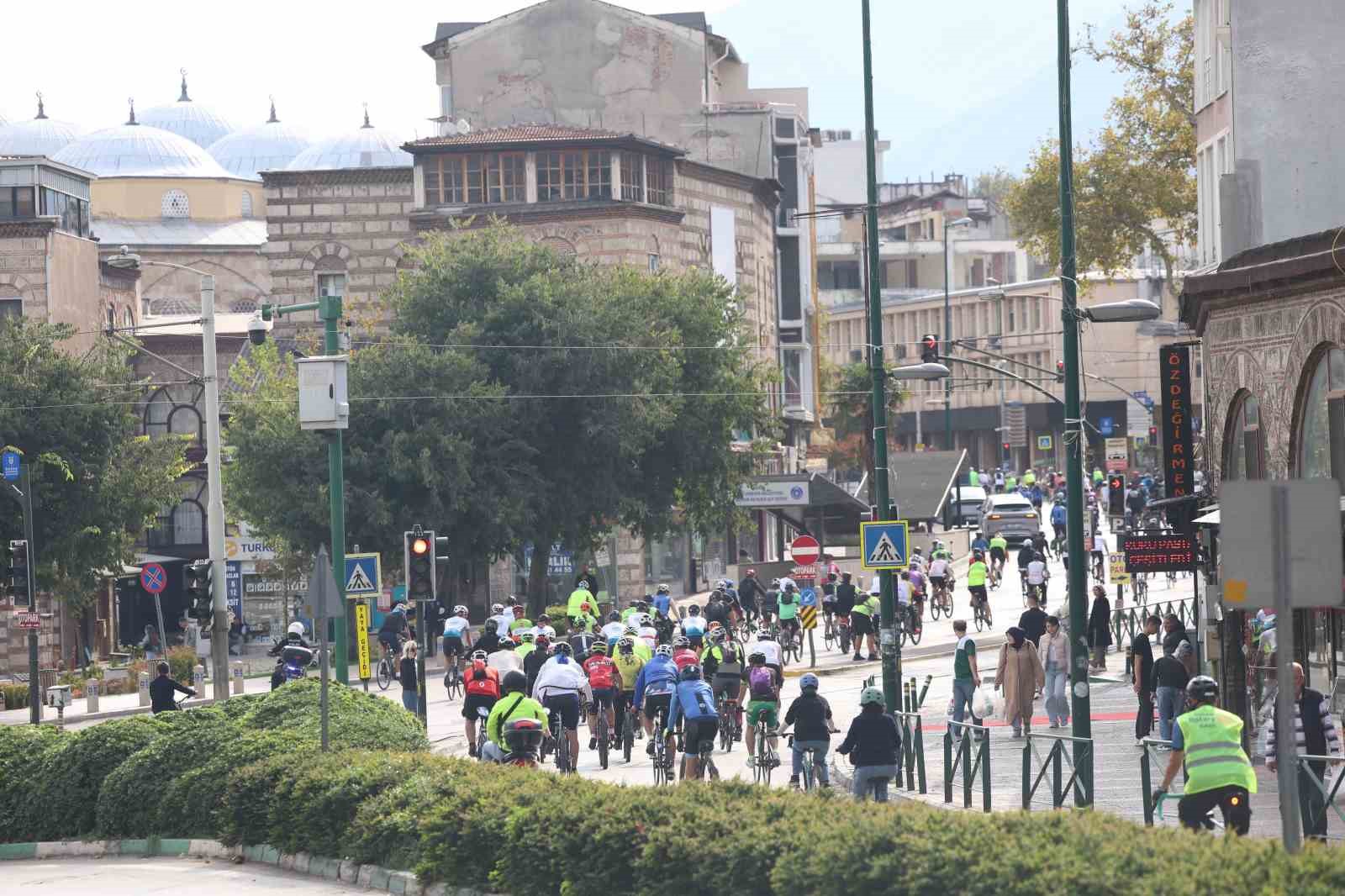 Başkan Erkan Aydın, farkındalık için pedal çevirdi