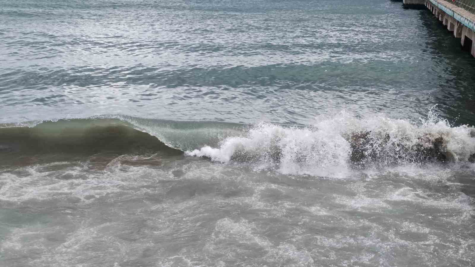 Tekirdağ’da balıkçıların deniz mesaisi fırtınaya takıldı