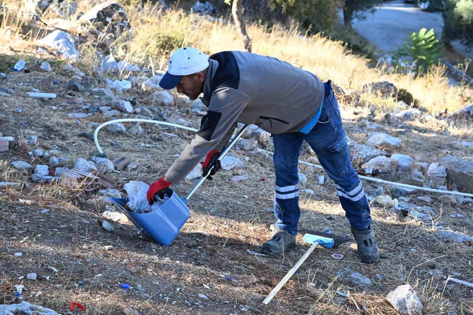 Manisa’nın tarihi ve doğal güzelliklerine uzanan yolda temizlik çalışması