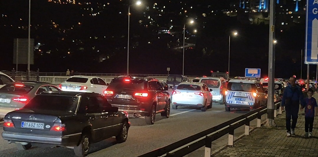 Trafiği tehlikeye düşürdüler, 100 bin liranın üzerinde cezaya çarptırıldılar