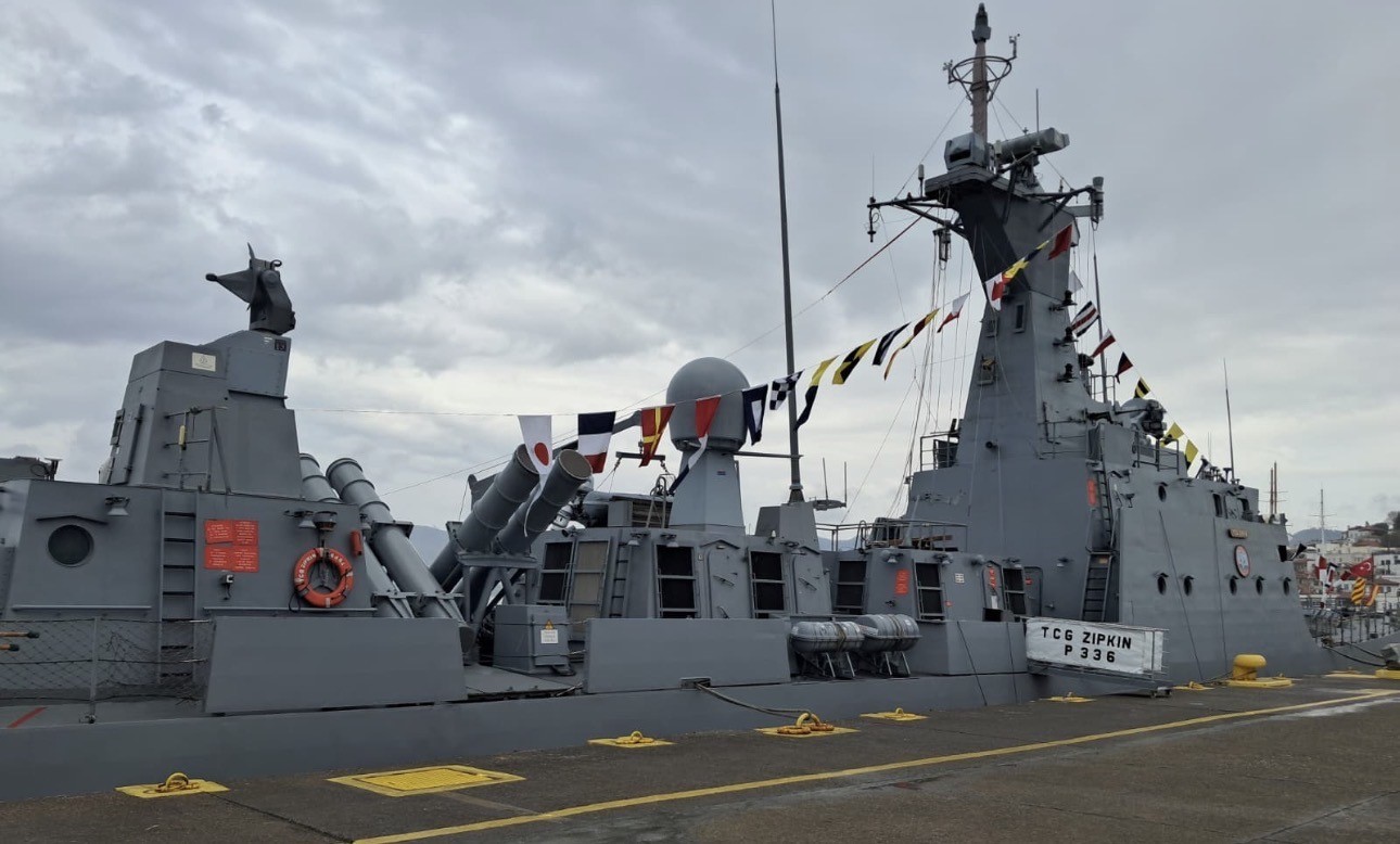 TCG Zıpkın Marmaris’te halkın ziyaretine açıldı