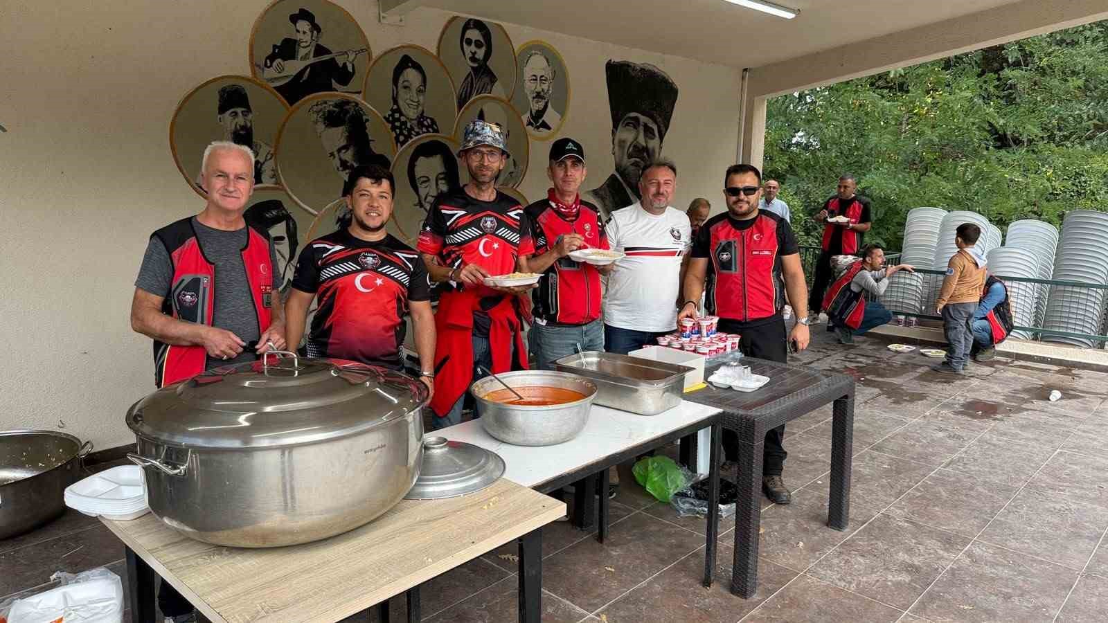 Motosiklet tutukunları Etili’de buluştu