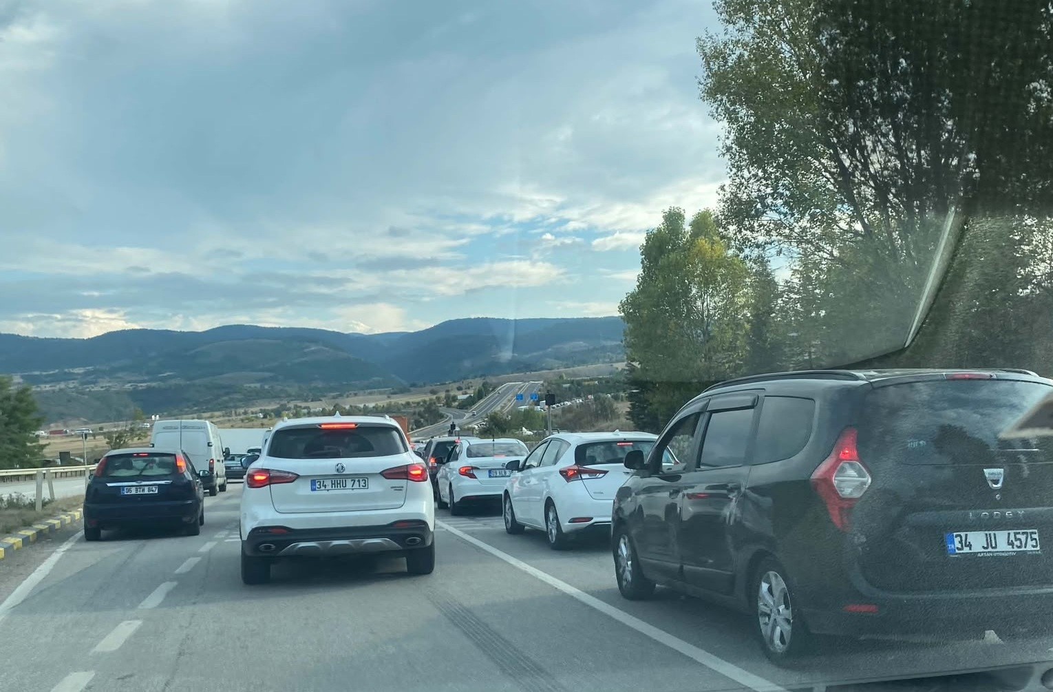 Yol çalışması 21 ilin geçiş noktasını kilitledi