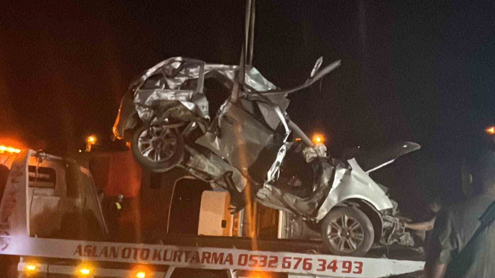 Gaziantep’te 7 kişinin hayatını kaybettiği kazada araçlar yoldan kaldırıldı