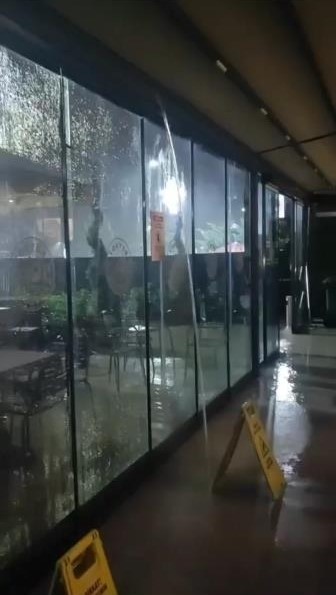 İstanbul’da sağanak yağış etkili oluyor