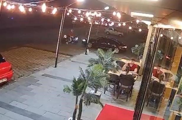 Kayseri’de bir garip kaza, motosiklet kendisine yol veren otomobile çarptı: 1 yaralı